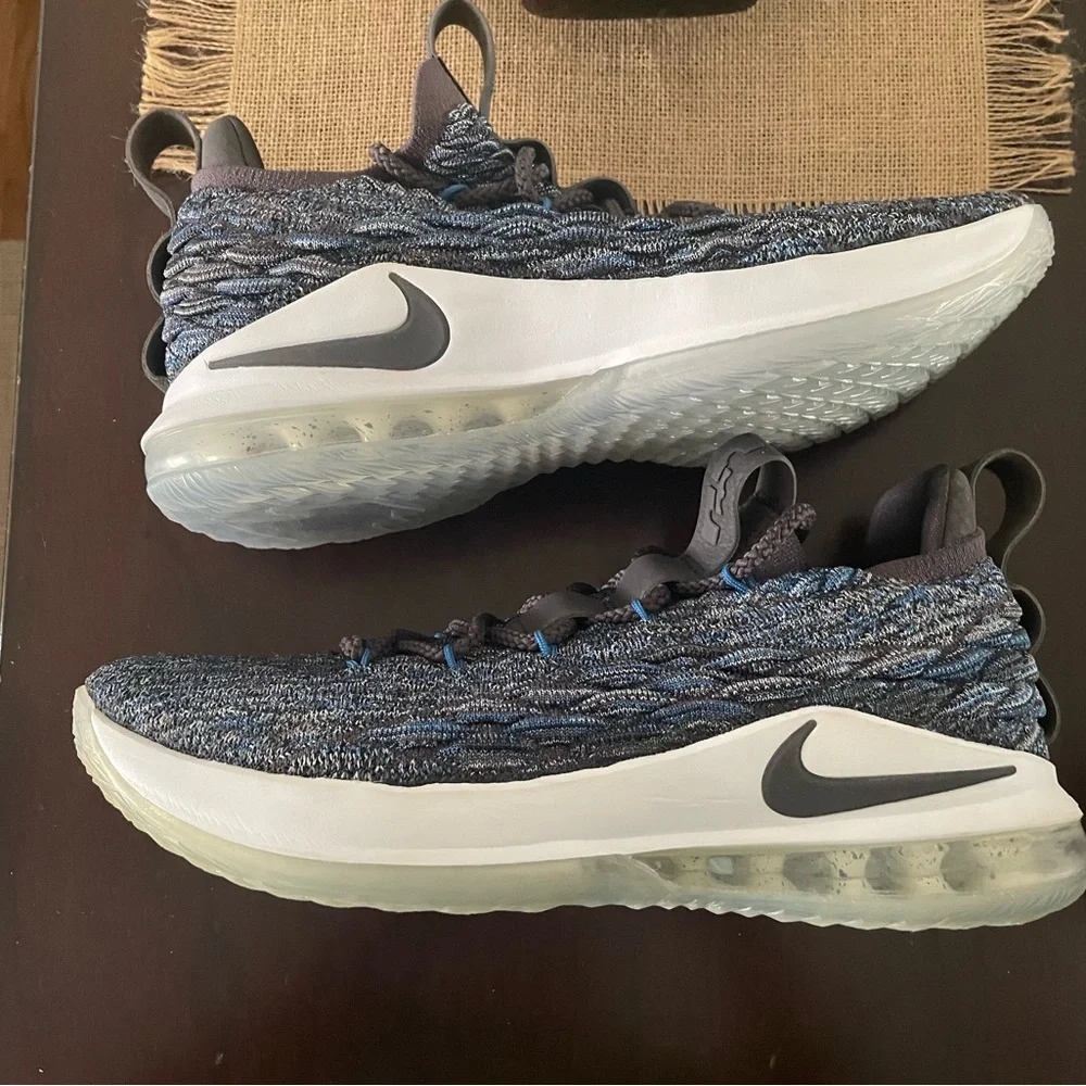LeBron 15 low men’s size 8 1/2 8.5 - Picture 4 of 10